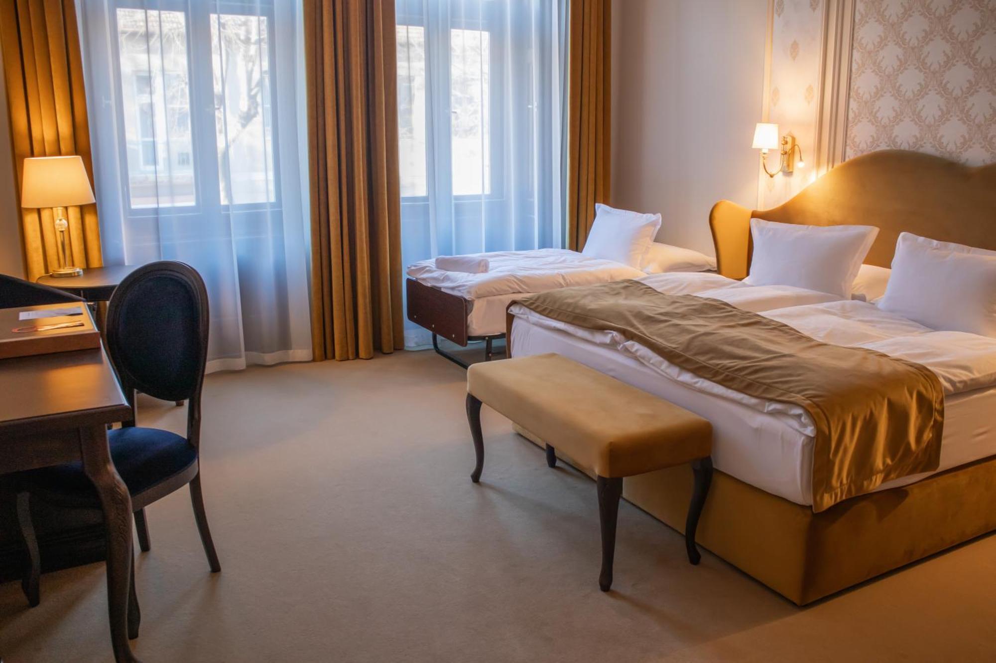 Boutique Hotel Gaia Kecskemét Esterno foto